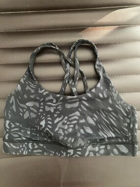 lululemon Energy Bra *Medium Support, B/C Cup Size 6